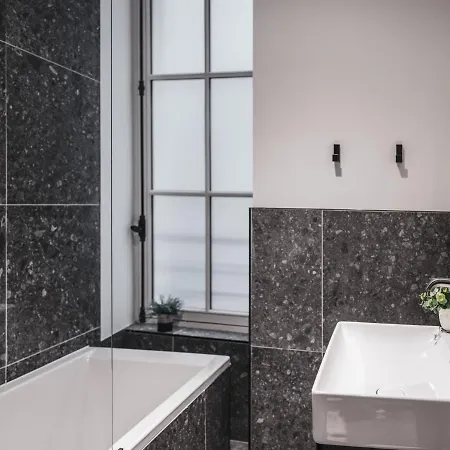 Crebillon - Maisons Du Monde & Suites Apartment