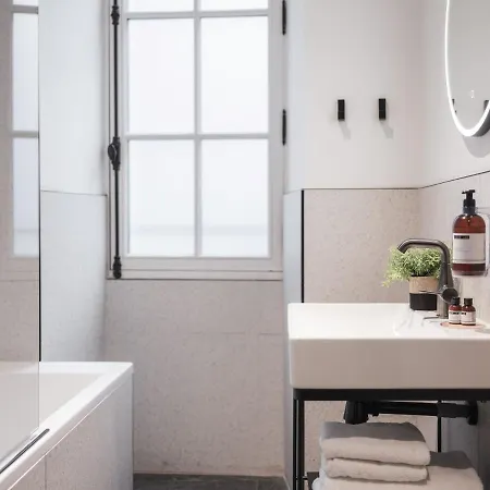 Crebillon - Maisons Du Monde & Suites Apartment